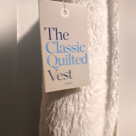 Reversible Quilted Vest - Picture 5 of 6